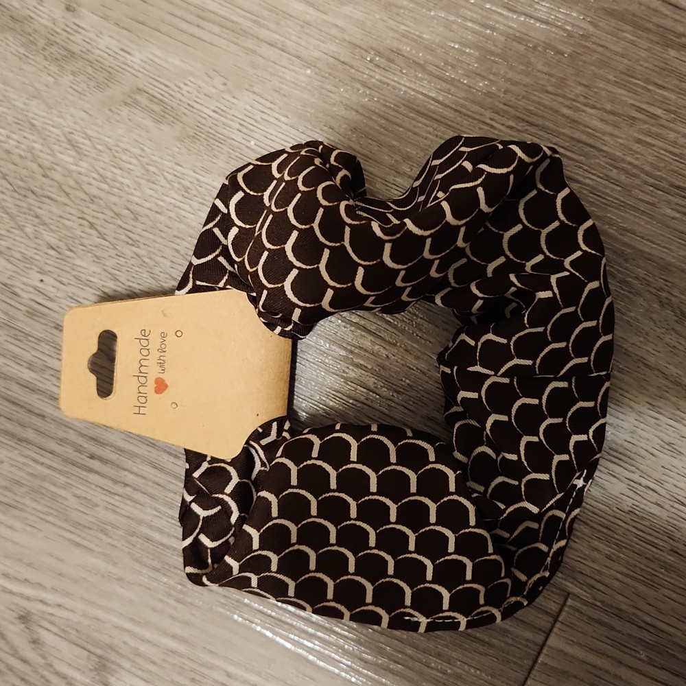 🐻 New Hair Scrunchie